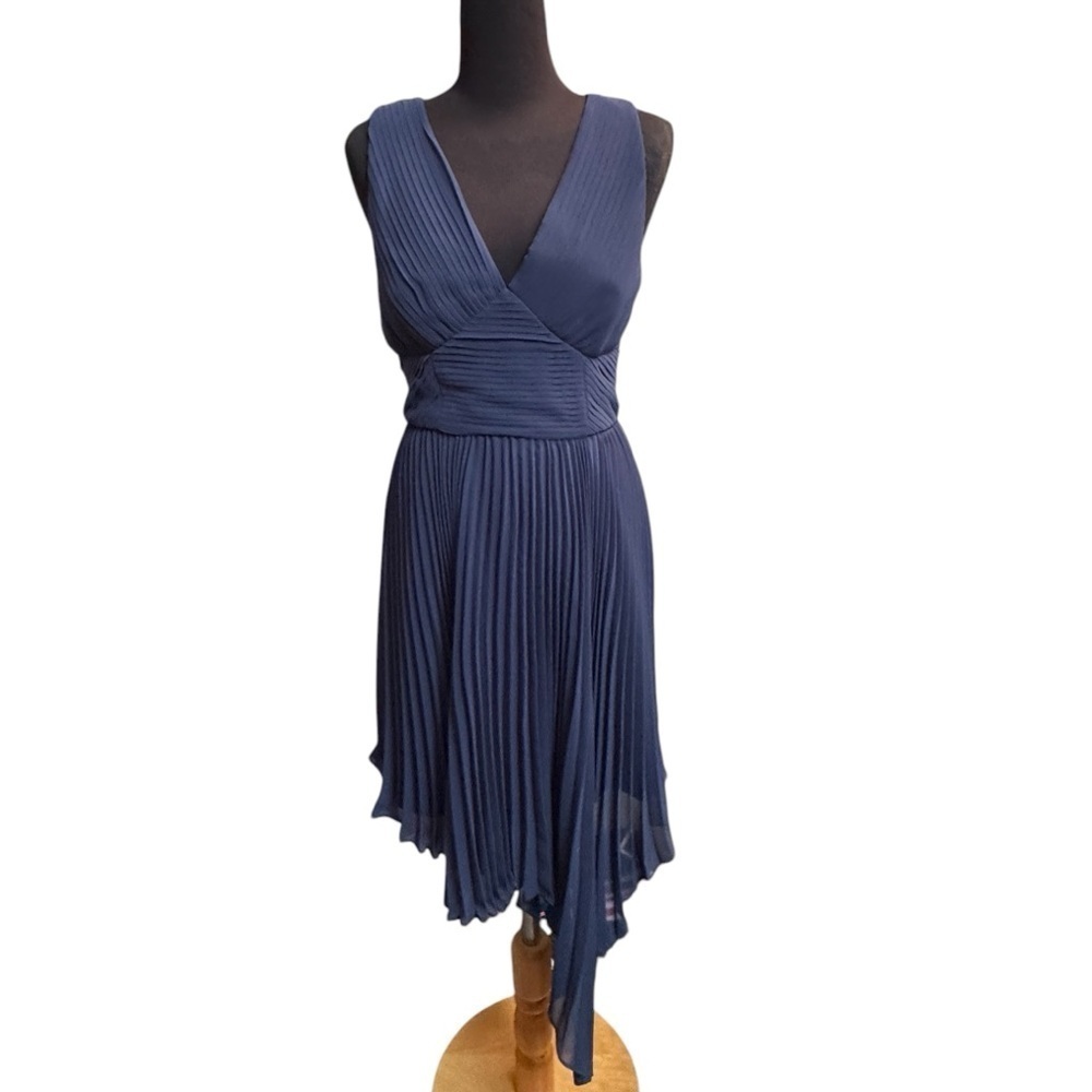 MAX AND CLEO Nina Blue Night Pleated Asymmetrical Open Back Dress BCBG Sz 2 EUC